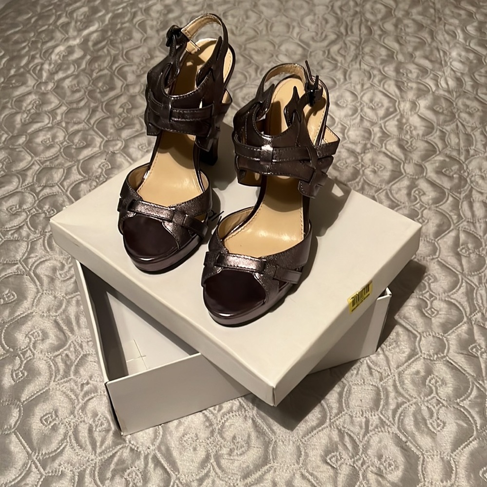 Heels - Picture 2 of 5